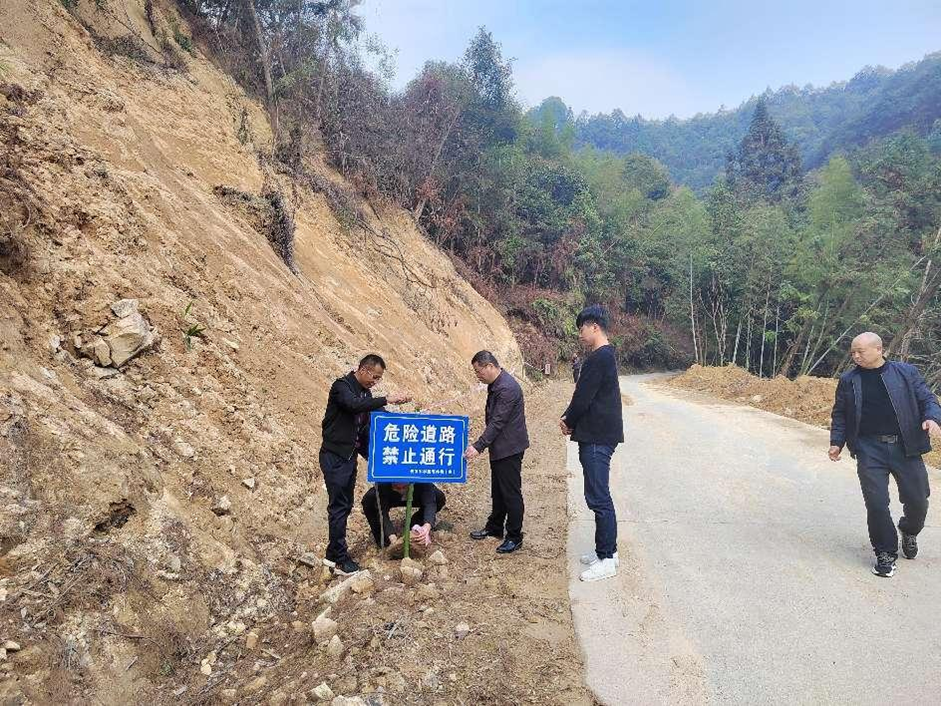 丰溪林场最新交通动态，道路建设与发展更新报道